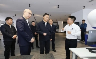 河南省委书记刘宁在郑州走访慰问青年团队代表时强调：推动中医药事业发扬光大