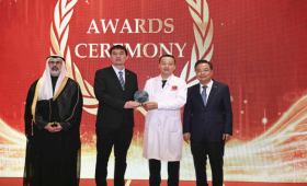 用银针草药传递中国医学智慧！中国援科威特医疗队荣获“杏林远播奖”